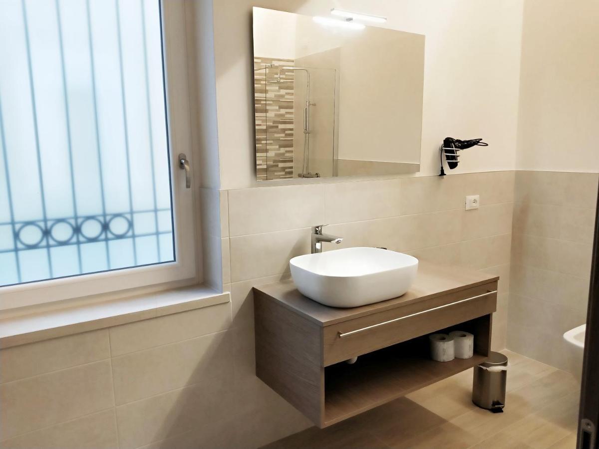 ורונה Via Poma Apartments&Rooms מראה חיצוני תמונה